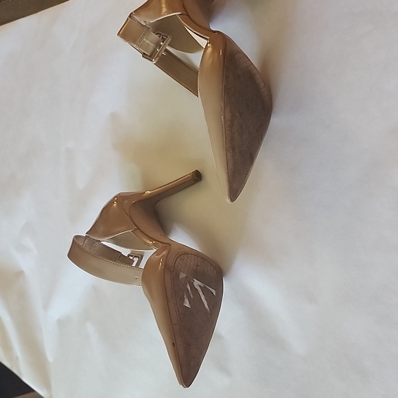 JESSICA SIMPSON CAMBY nude patent ankle strap sandal. 8.5 - Picture 2 of 4